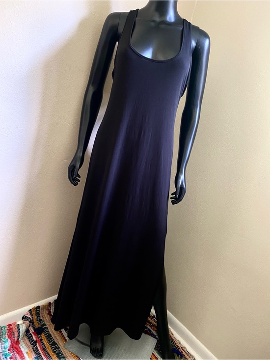 VENUS Dresses & Skirts - VENUS Black Racerback Maxi Dress